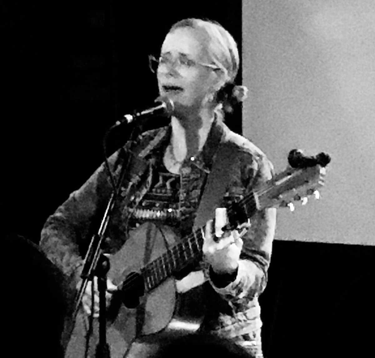 MeltingVinyl's tweet photo. Thx for an excellent empowering & inspiring music night for MV working with @lauraveirs @bellaunion @KomediaBrighton who have been great role models in supporting diverse promoters as MV and thus broaching a new way in the live music industry #worklikeawoman #livemusic https://t.co/AAWGBt7CGZ