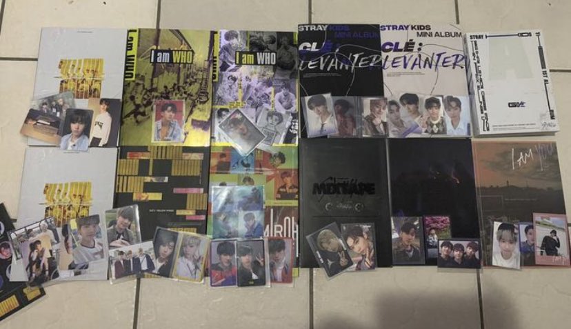 jisungscheekss's tweet photo. Hii everyone since I’m kinda out of my Kpop phase I will be selling these albums for 7 euro an album + possible shipping cost just Dm me if ur interested in them they all come with the photocards and some with extra preorder benefits #StrayKids https://t.co/W5Rlv0n7KR