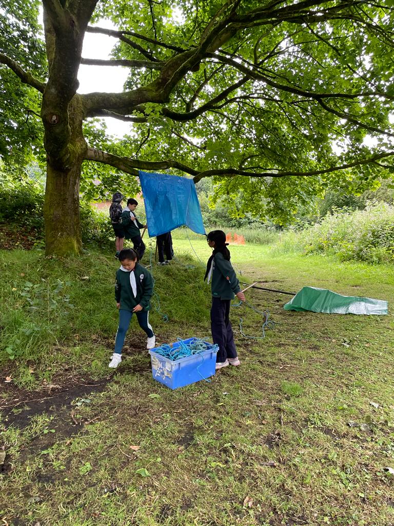 19thCubs's tweet photo. Last night, Wednesday Cubs had great fun building shelters. With tonight's forecast, Thursday's might be in need of them! #Bringacoat https://t.co/EYiGI2kjhc
