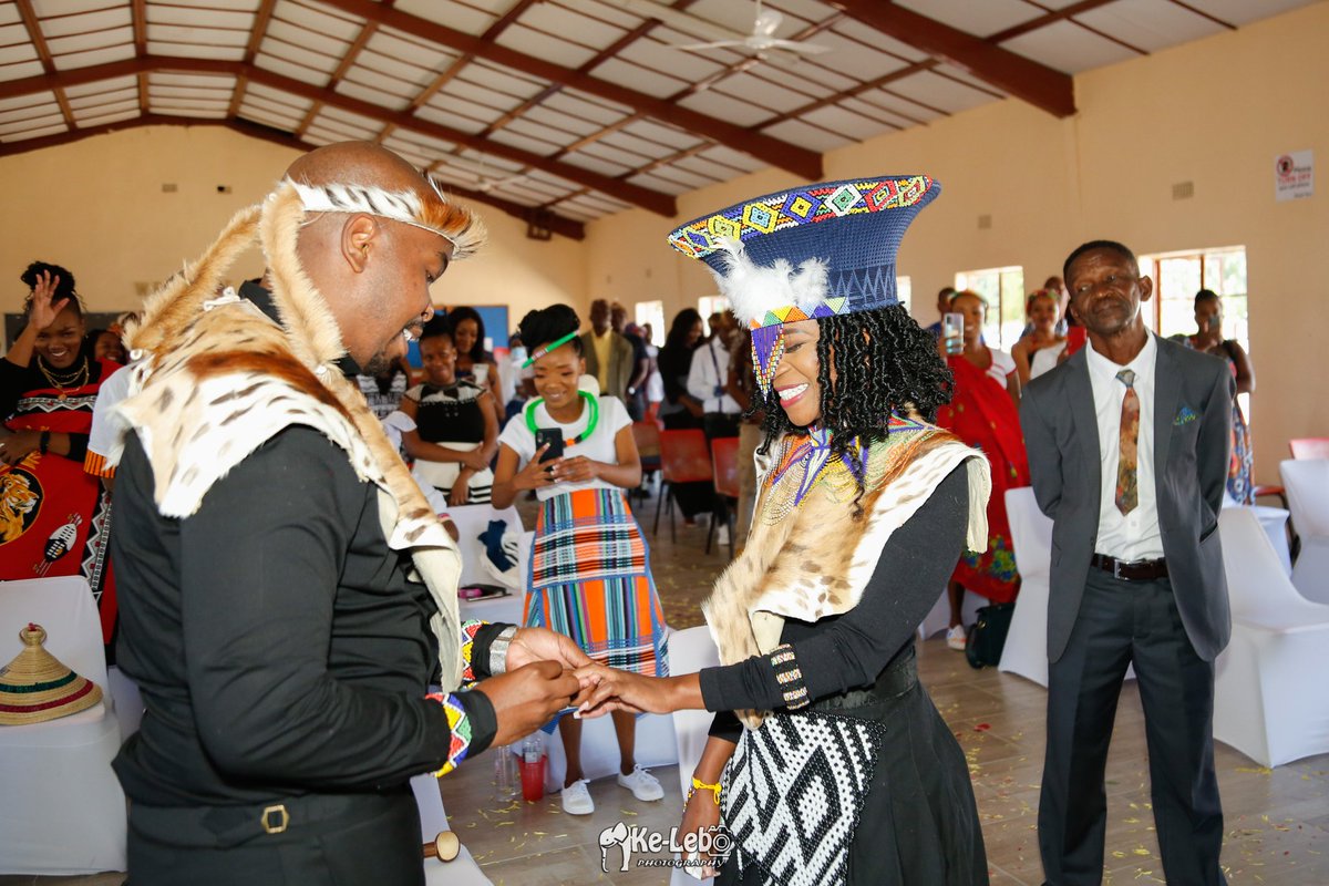 LeboPhotography's tweet photo. Traditional african wedding #CanonSA #Wedding #JhbPhotographer https://t.co/RzPORtHklY