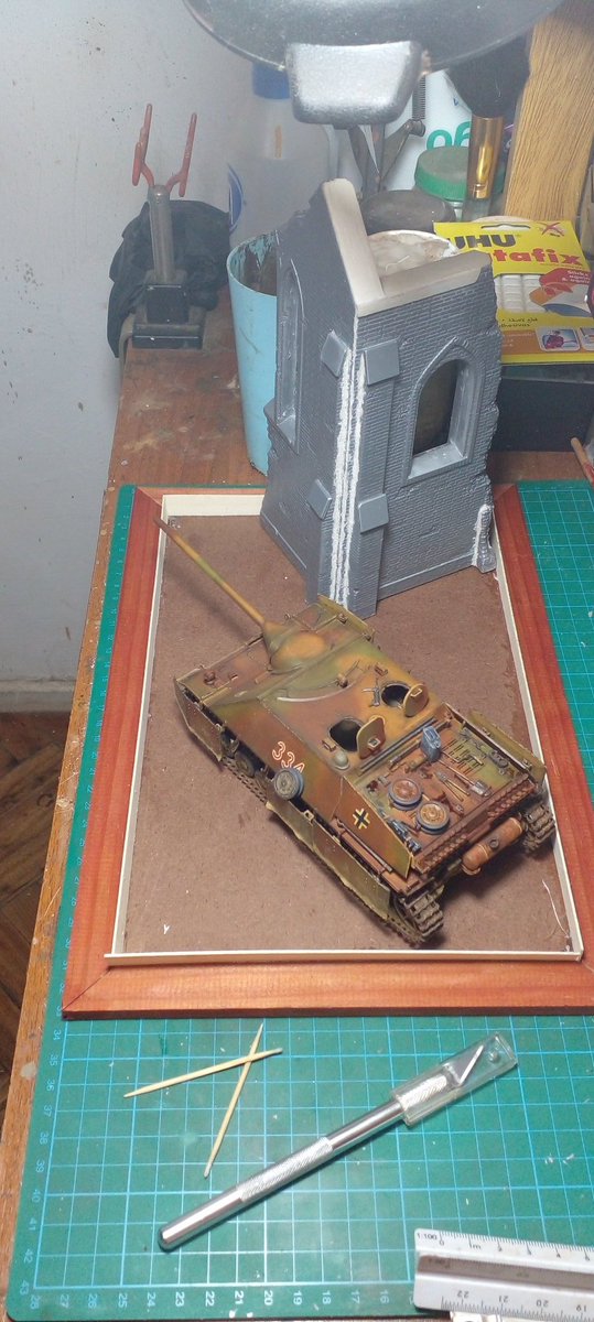 carlosr82644263's tweet image. Pre estableciendo la escena del jagdpanzer IV #tamiyamodelkit #miniartmodels #miniartchurchinruins