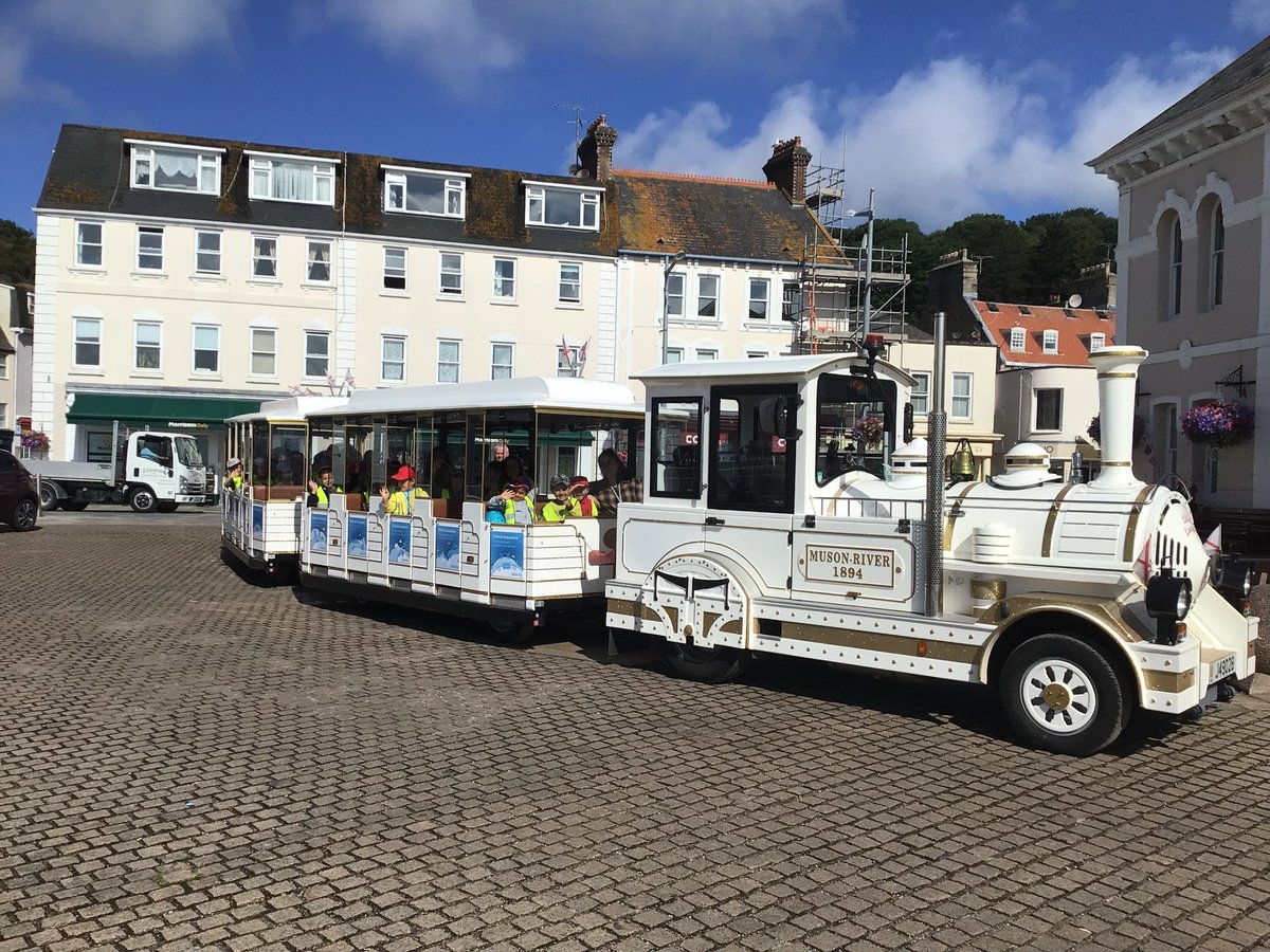 rougebouillon's tweet photo. Reception had a great day at the beach yesterday, starting with a surprise train ride and ending in the fountains.
#beachfun #explorejersey https://t.co/vsz3ZGFRTT