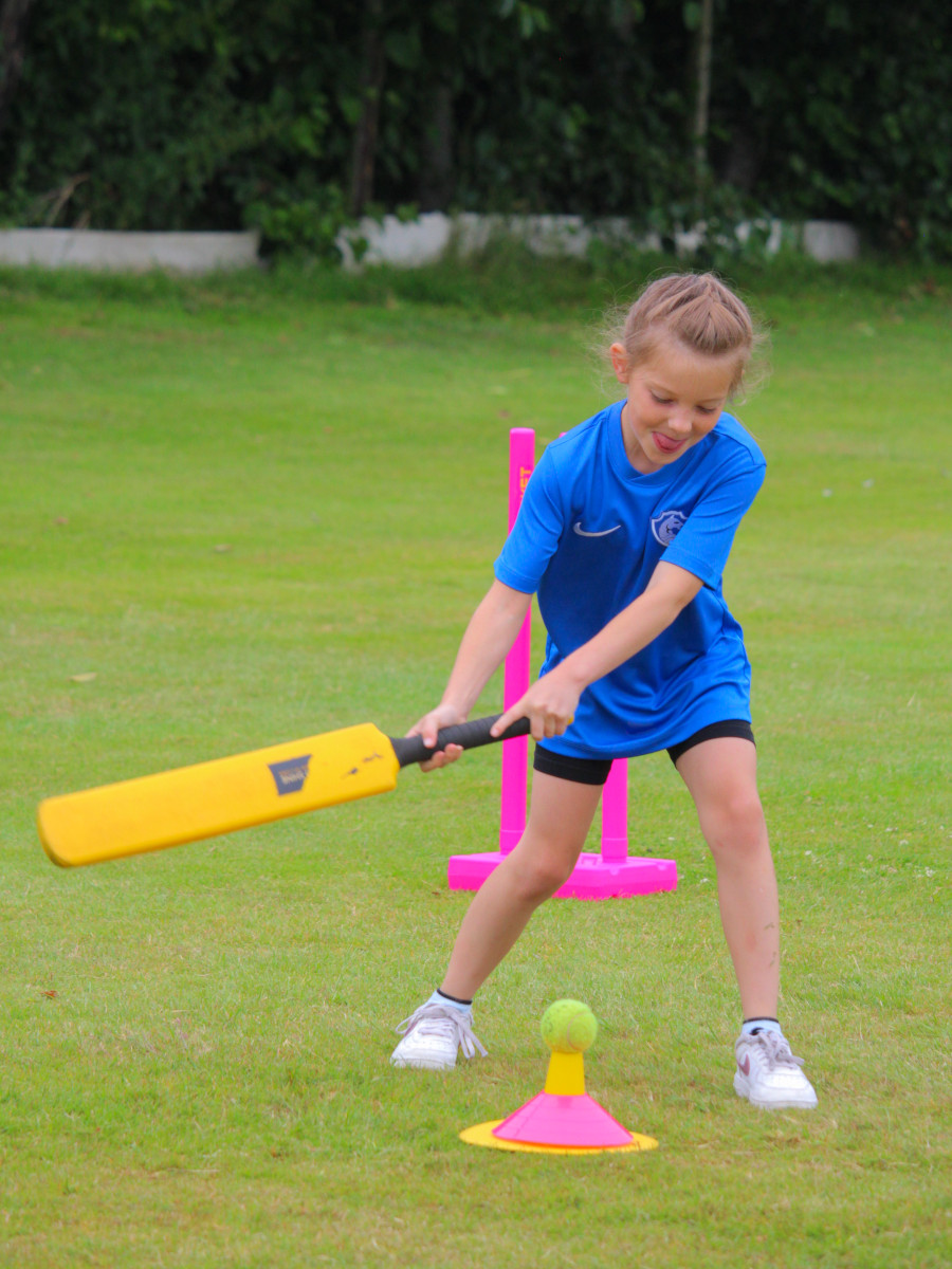KentCricketDev's tweet photo. One of our events running in National Cricket Week is our Rapid Fire Competition at Bapchild Cricket Club in Swale!

Excellent teamwork, determination and smiles from these children aged 6 and 7, many at their first school event! https://t.co/VXetNV4KXd