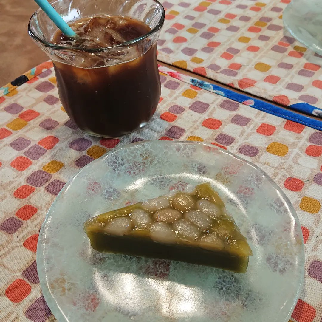 chi_cco's tweet photo. 夏越の祓。
早朝に北白川天神宮で水汲みして茅の輪くぐり。のち、水無月食べて、夕方に三宅八幡宮で茅の輪くぐり。
八幡さんに行く途中で偶然、泉ちゃんに会えたのが嬉しかった〜 https://t.co/CBQdxhI88J