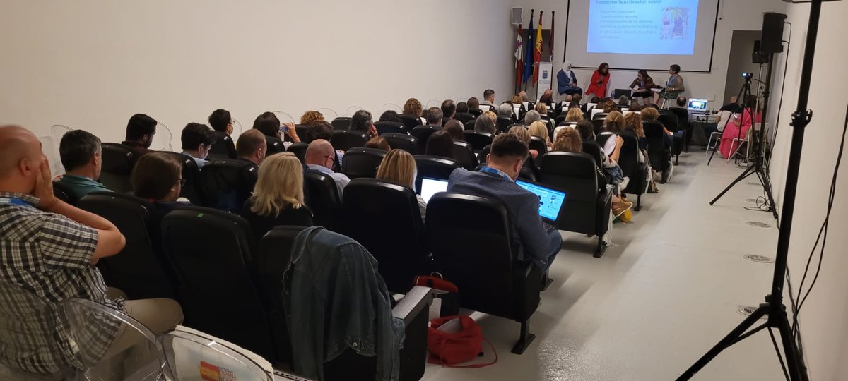 enolvit's tweet photo. Compartiendo experiencias sobre inclusión en educación para personas adultas en Medina del Campo @EPALE_ES @educacyl Gracias a todas las personas que están participando https://t.co/Bp1zciKKL4