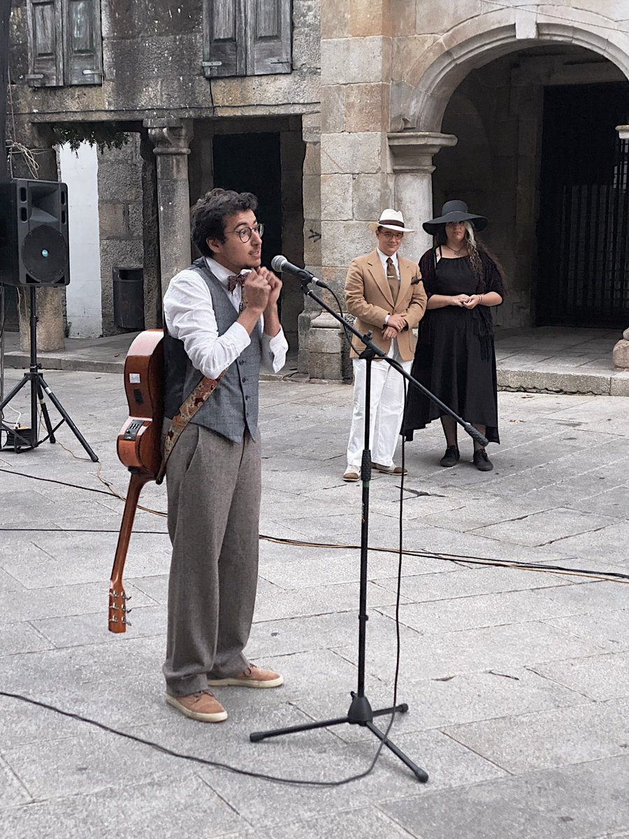 CizallaC's tweet photo. Despois de ver o moito que vos está a gustar #Eduardita deixamos por aquí unhas fotiños da presentación do luns en Pontevedra para que vexades o contentes que estamos. Moitas grazas! https://t.co/q0XVtDOnu3