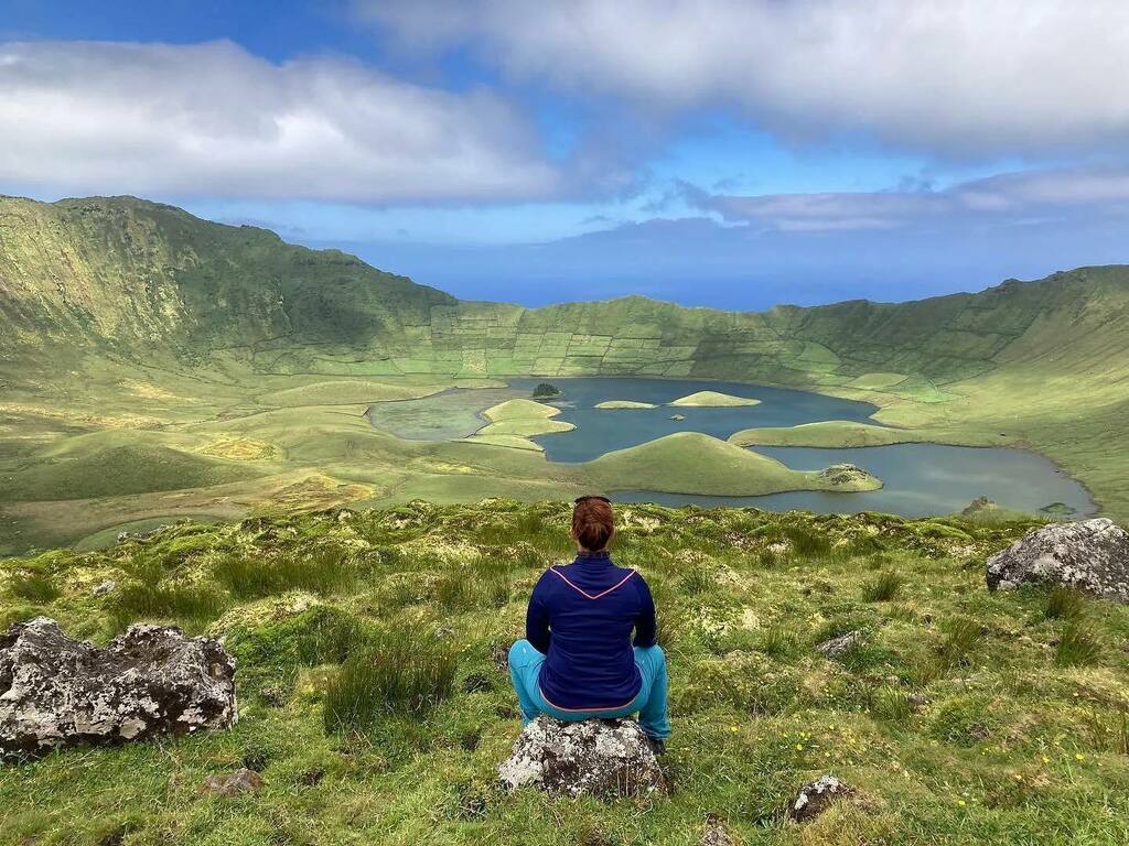 AzoresWhatElse's tweet photo. Se  gostaste do conteúdo, deixa um like, um comentário e segue a conta do @azoreswhatelse 

Photo by travelwithpaja After one year back to Azores ❤️

#travelphotography #naturephotography #solotravel #solotraveler #czechgirl #czechtraveler #worldtraveler #instaphoto #explori… https://t.co/3474qLzd6v