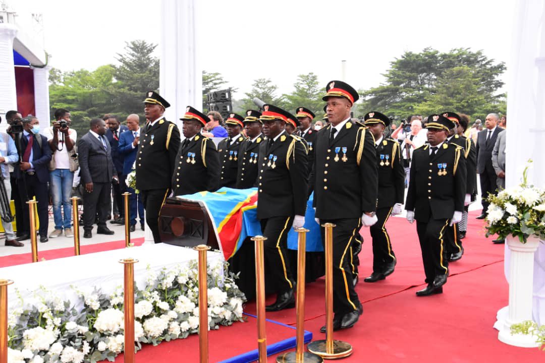 PatrickMuyaya's tweet photo. #RDC : Sur les pieds de l’échangeur à #Limete se déroule, la plus belle et la plus historique des célébrations de notre indépendance. Comme il a marqué le jeudi 30 juin 1960, il marque à nouveau ce jeudi 30 juin 2022. #Lumumba, héros national qui va désormais reposer en paix. https://t.co/Ex8DtMhcQD