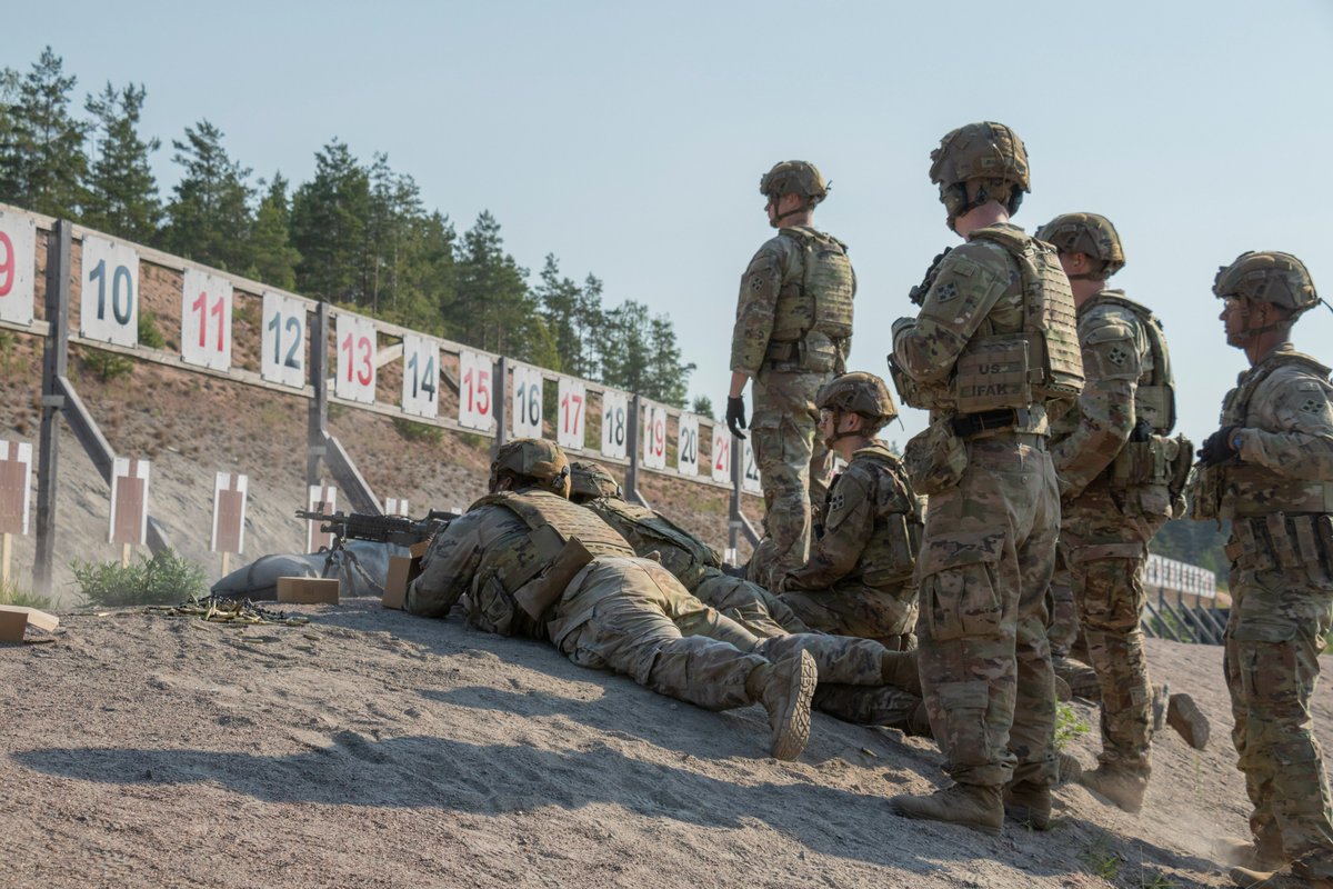 PorinPR's tweet image. 🇫🇮 Kesän kansainvälinen harjoitustoiminta on käynnistynyt Porin prikaatissa. Tällä viikolla on perustettu joukot ja lisäksi Yhdysvaltalaisilla joukoilla oli dynaaminen ampumaharjoitus, jossa harjoiteltiin ampumista seisten ja liikkeestä. 
#porpr #maavoimat #finarmy #together