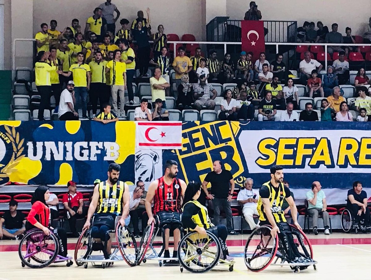 TSBKBF's tweet photo. 2021-2022 Süper ligi Şampiyonu 1 saat sonra belli olacak. Her iki takımımıza başarılar diliyoruz.
@muazergezen @kasapoglu @hamzayerlikaya @RTErdogan @gencliksporbak @fenerbahcetksb @Fenerbahce @FatmaSahin @GaziantepBeld @GaziantepFK https://t.co/fFgaS2ECm0