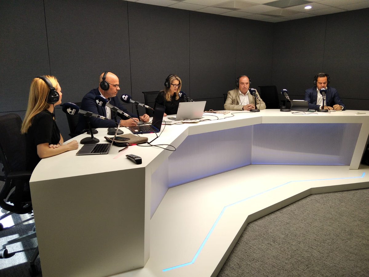 Con dos cracks de <a href="/rintereconomia/">Radio Intereconomía</a>  <a href="/CriadoSusana/">Susana Criado</a>  y <a href="/elefrai/">Elena Fraile</a>. Fiel seguidora hoy en directo en sus programas con líderes del sector financiero e inmobiliario <a href="/AmiralGestionES/">Amiral Gestion</a> , Finaer <a href="/fotocasa/">fotocasa 📸🏠</a> entre otros expertos.