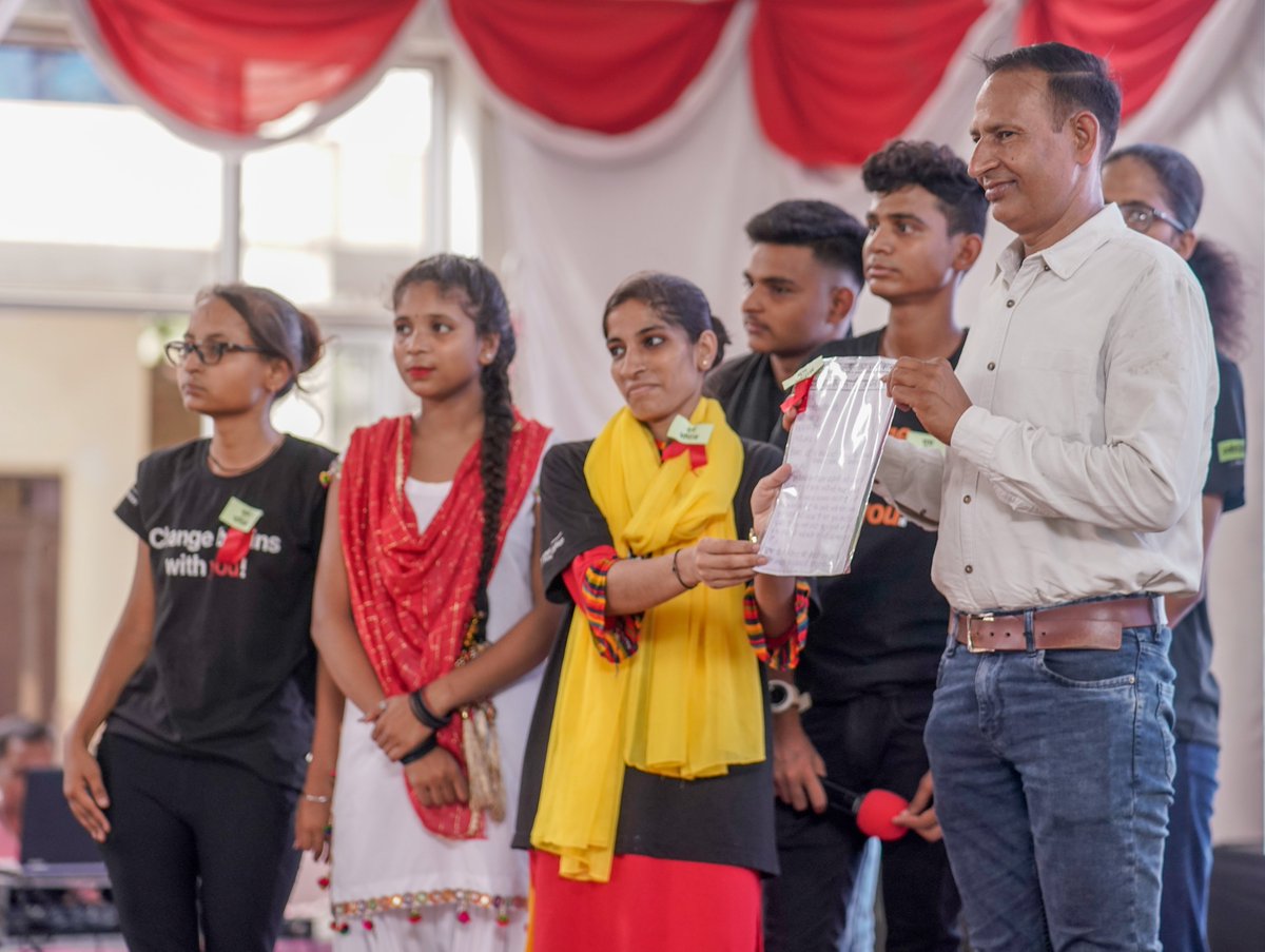 INBreakthrough's tweet photo. In pictures: We're proud to say that the young people of Dabua organised a Youth Chaupal, with more than 400 people in attendance, to talk about women's safety and empowerment! #StreeLink https://t.co/GoVxQJJFAb