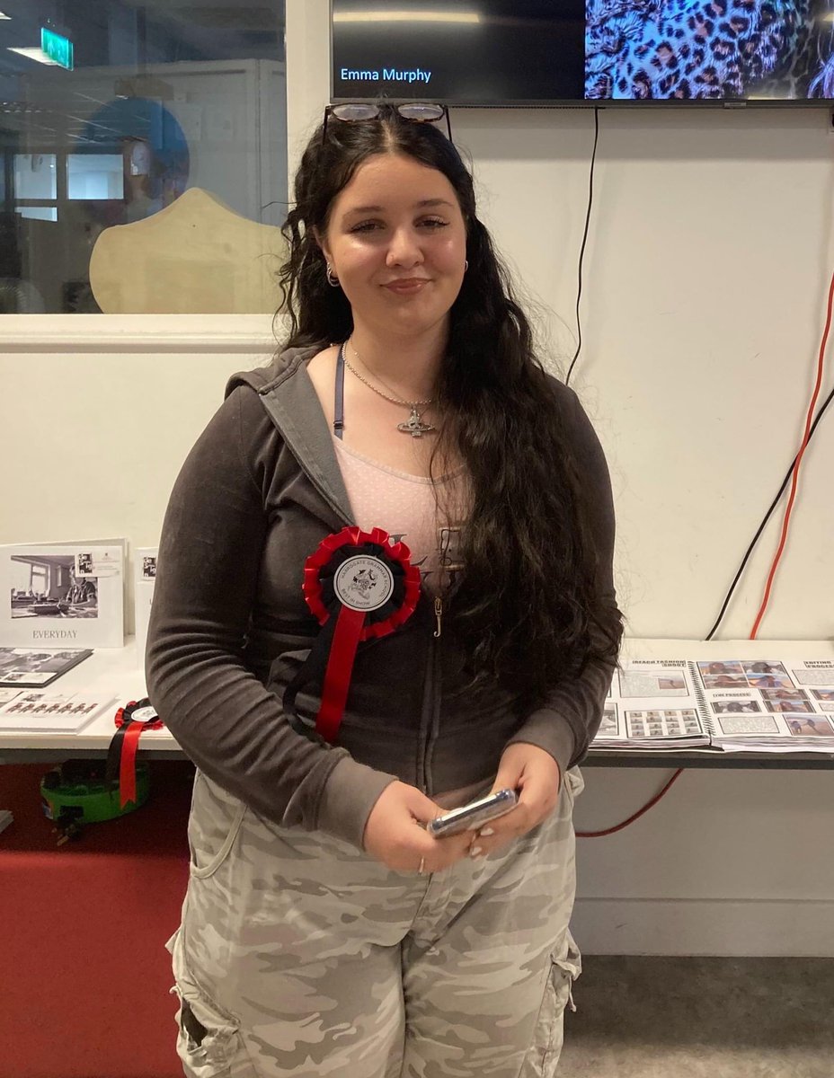 HGS6thForm's tweet photo. Congratulations to our A Level Photography student, Penny Alcock, who received the 'Best in Show' award for our Art & Design Exhibition. Well done Penny! #SixthFormTalent #HGSPhotographyALevel https://t.co/u6PnQfQYlR