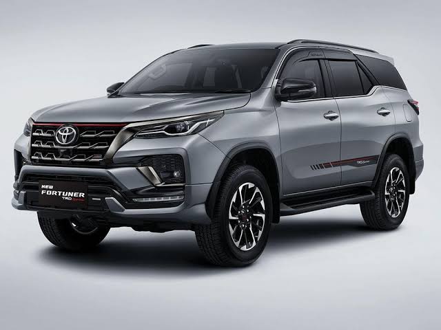 habibthink's tweet photo. Mulai 1 Juli 2022 Toyota Fortuner diesel dilarang diisi dengan pertalite https://t.co/VJSLwQl29x
