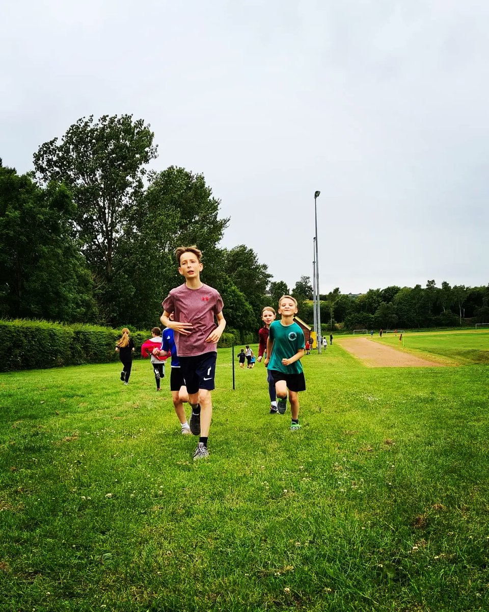 MoorlandsAc's tweet photo. Check out our junior runners having fun and keeping active at our Junior Track session on Tuesday! Why not drop by one Tuesday at Birchall Running Track, the junior sessions start at 17:30. We're almost certain they'll love it! 🏃‍♀️🏃‍♂️ https://t.co/jk1bJb3PXI