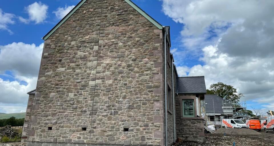 HomesWebster's tweet photo. @HomesWebster &amp;  @websterdevelop1 delighted 2 see  scaffolding down Plot 1 at The Paddocks Powmill!

A work of art with handcrafted stone exterior, galvanised steel guttering &amp; hardwood windows and doors to really compliment the finish! Managed a rare team pic too! Well done all https://t.co/o4Y779bBT4