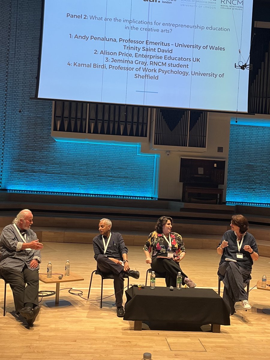 Putting the world to rights ⁦<a href="/StARTcreatives/">StART Entrepreneurship</a>⁩ #startsymposium