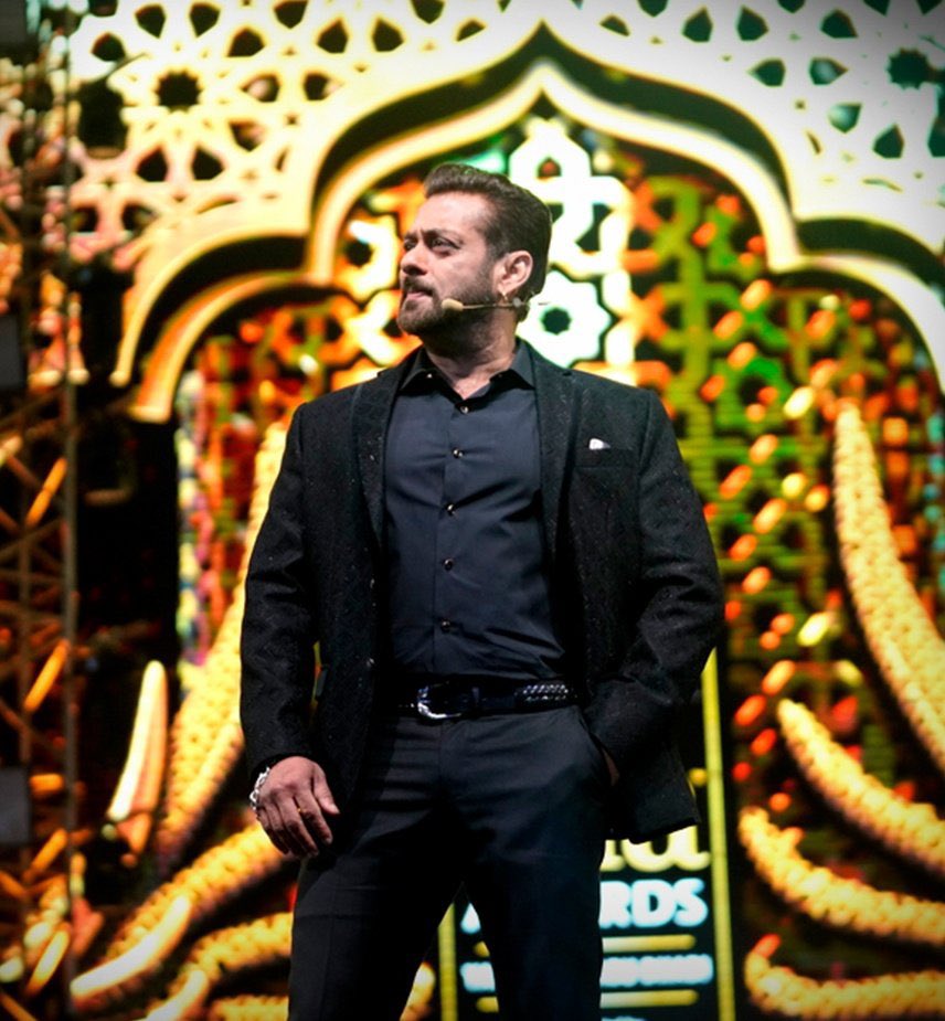 Shweta7770's tweet photo. Now you’re looking at the most googled Asian actor of the mid year 2022🔥The megastar #SalmanKhan ! https://t.co/0hC3YVxGZz