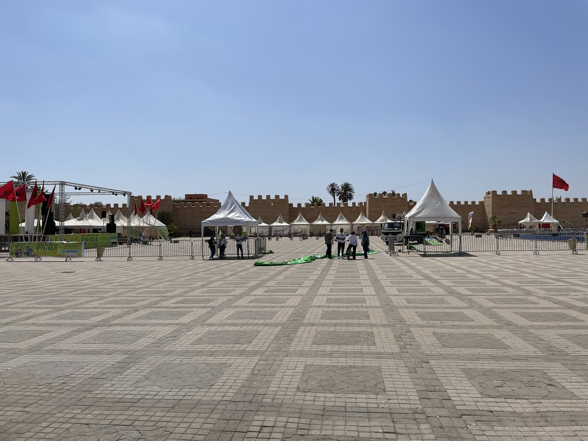 DKinMorocco's tweet photo. Getting closer to #taroudant you can see a protected #Argane trees park - but also make some nice encounters 🐪😍 - before getting to the cycling event ‘Pikala’ venue where preparations are on going 👍 #TDF2022 https://t.co/hZzJ2j2pLk