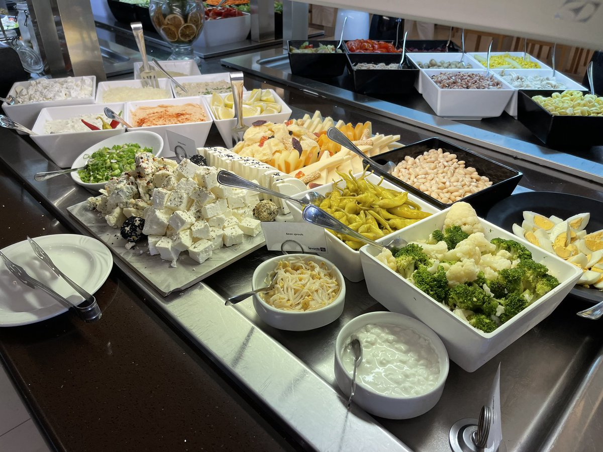 NeilsonLevante's tweet photo. #checkon Chef Poll cooking up a storm for tonight buffet @NeilsonLevante @neilsonholidays https://t.co/awR7cN4ppx