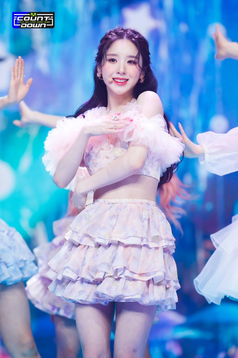 220623 엠카 현장포토 #희진 #희진 희진 레코드 @heejin_record