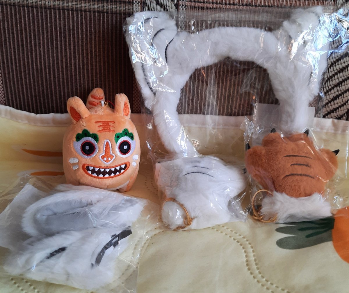 Earendil1990's tweet image. Big haul @RangerHobby merch! Love it, especially little plush tiger 😍 #TianGuanCiFu #mdzs #WangXian #hualian