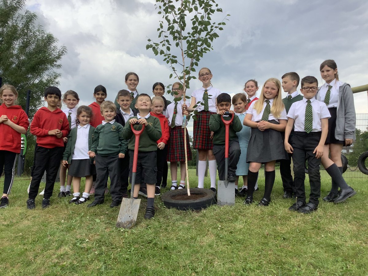 PeelParkClass15's tweet photo. Tree planting with Prospects today. https://t.co/xCvHJH2R9n