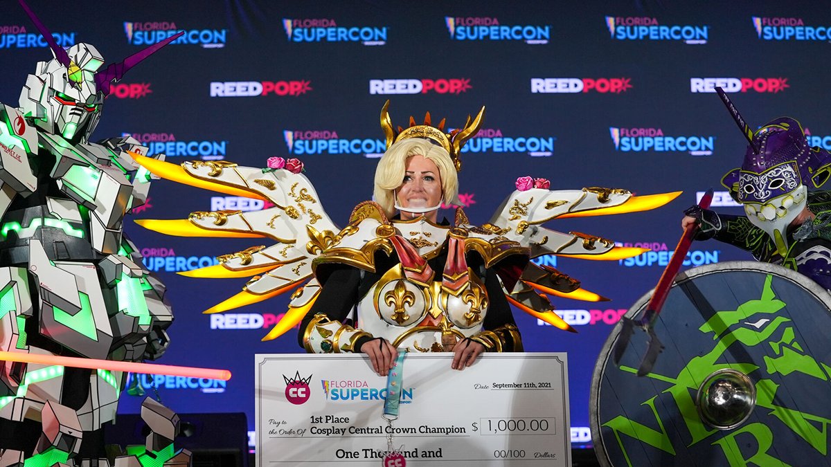 Want to strut your stuff on stage and win big at Florida Supercon? Applications are extended for this year's Crown! Apply using the link here: bit.ly/3xYZ9FG