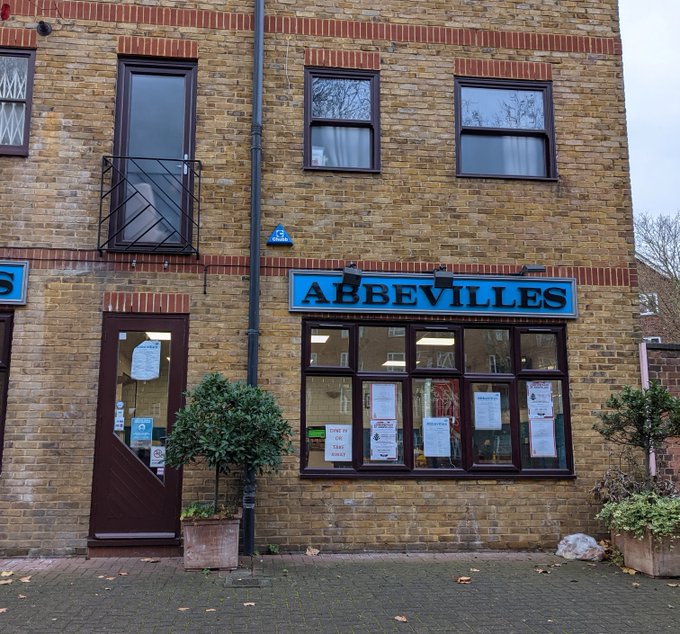 Abbevilles restaurant at Clapham common provides freshly prepared food! We also work within the local community providing work placements and training for people with mental health issues and other disadvantages in Lambeth.
#ClaphamCommon