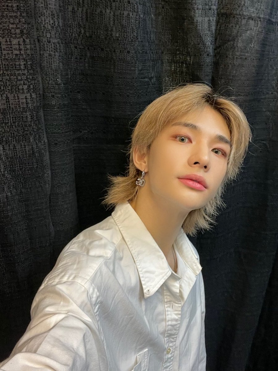 hyunjinpost's tweet photo. bbl update https://t.co/UcJB4qg84f