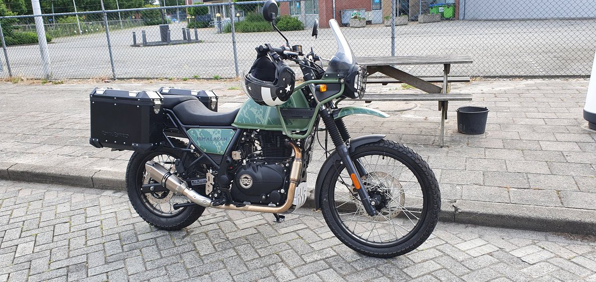 Hadden jullie m'n nieuwe motor al gezien trouwens ? 🤔 <a href="/royalenfield/">Royal Enfield</a>  #himalayan #adventurebike #enfield #motorcycles