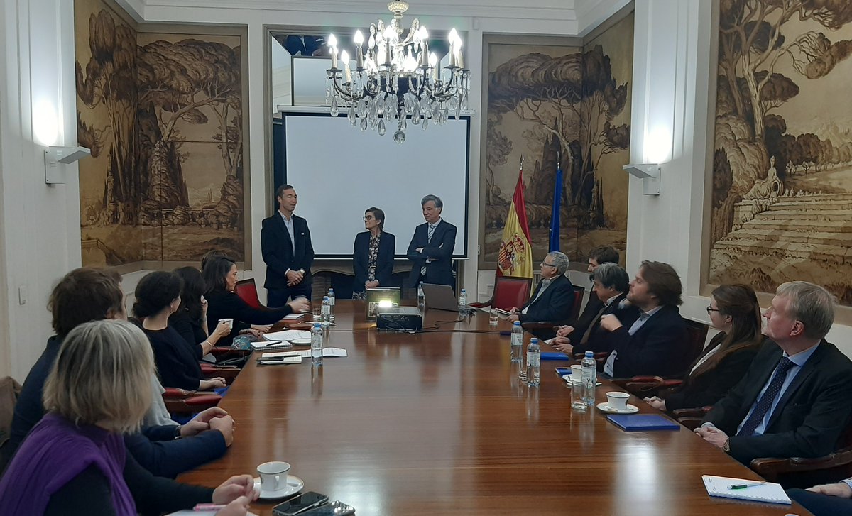 EmbEspArgentina's tweet photo. La Embajadora de España inauguró hoy la jornada “El suelo como herramienta de la producción agraria sostenible”, organizado en cooperación con @aapresid, en el que destacó la colaboración público-privada en la difusión del conocimiento para una producción agraria sostenible https://t.co/5n9RzrbwjM