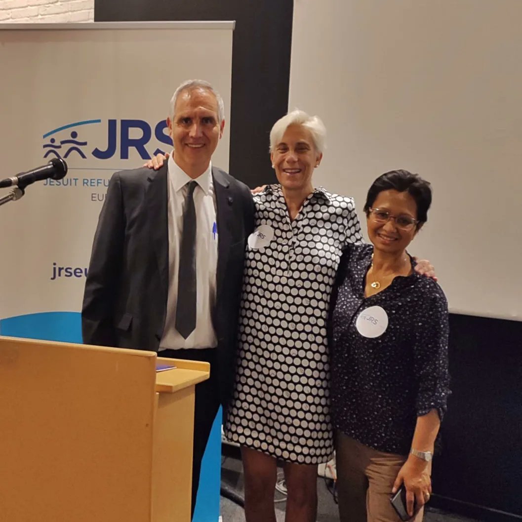 Comillas_iuem's tweet photo. 🟡Ayer se publicaron los resultados en Bruselas del proyecto de investigación #UCHANGE, en el que el IUEM ha participado, desde el lado académico📚, en colaboración con distintas organizaciones sociales como @ALBOANongd o @JRSEurope
#Educacion #PensamientoCritico #Inclusion https://t.co/V8CzGYiRKO