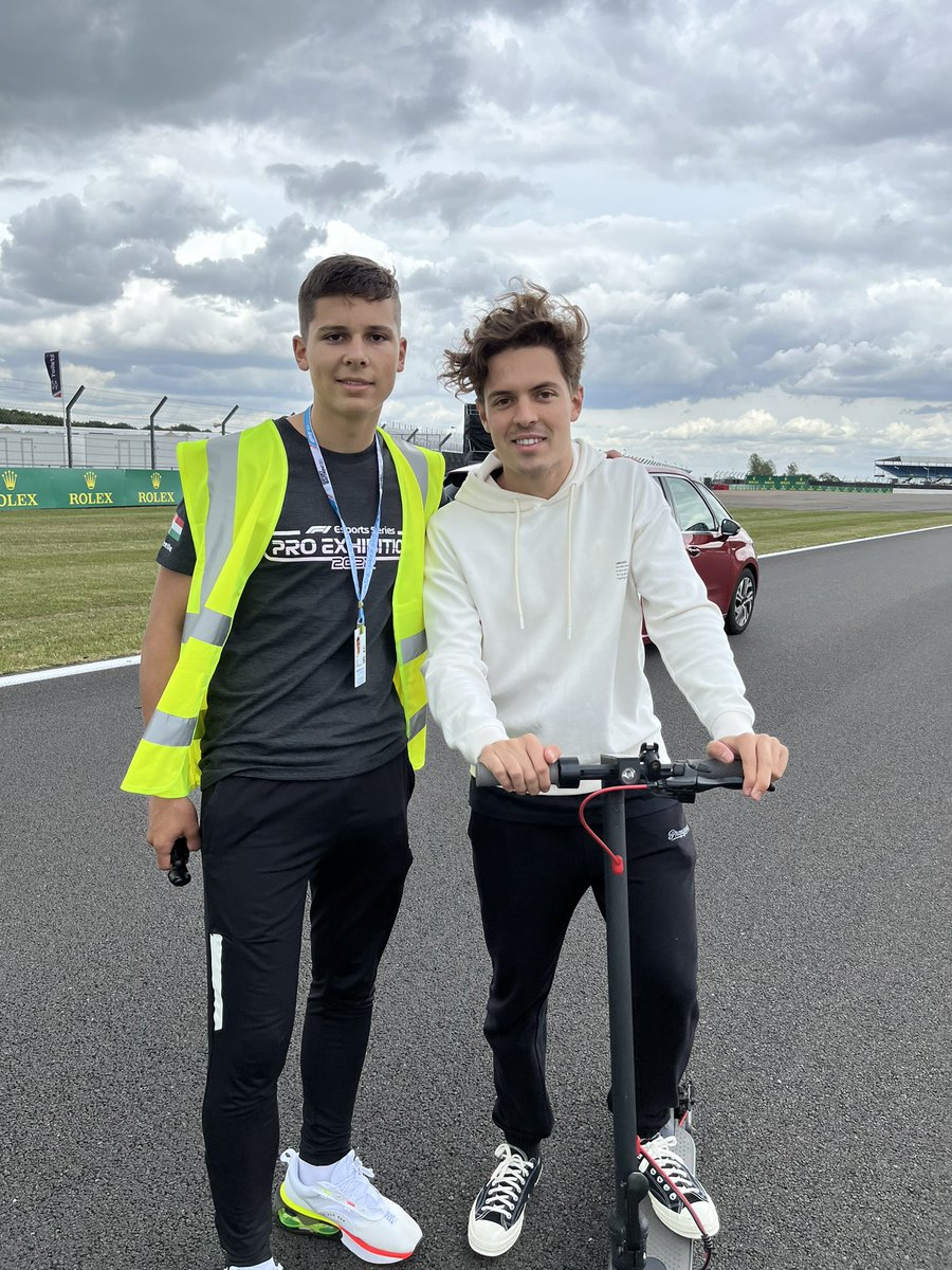 Geweldig om <a href="/FelipeDrugovich/">Felipe Drugovich</a> hebben mogen ontmoeten!🤘🏻

🇳🇱: <a href="/Bouke_Takx/">Bouke</a>