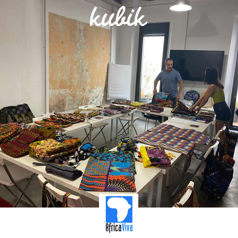 Fotos del fantástico mercadillo solidario que realizaron el jueves los amigos de #AfricaViva en Kubik ☺️🫶 Con un montón de artículos chulísimos para ayudar a las mujeres de Lunsar, en Sierra Leona. ¡Encantadas de que contéis con nuestro espacio! 🙏