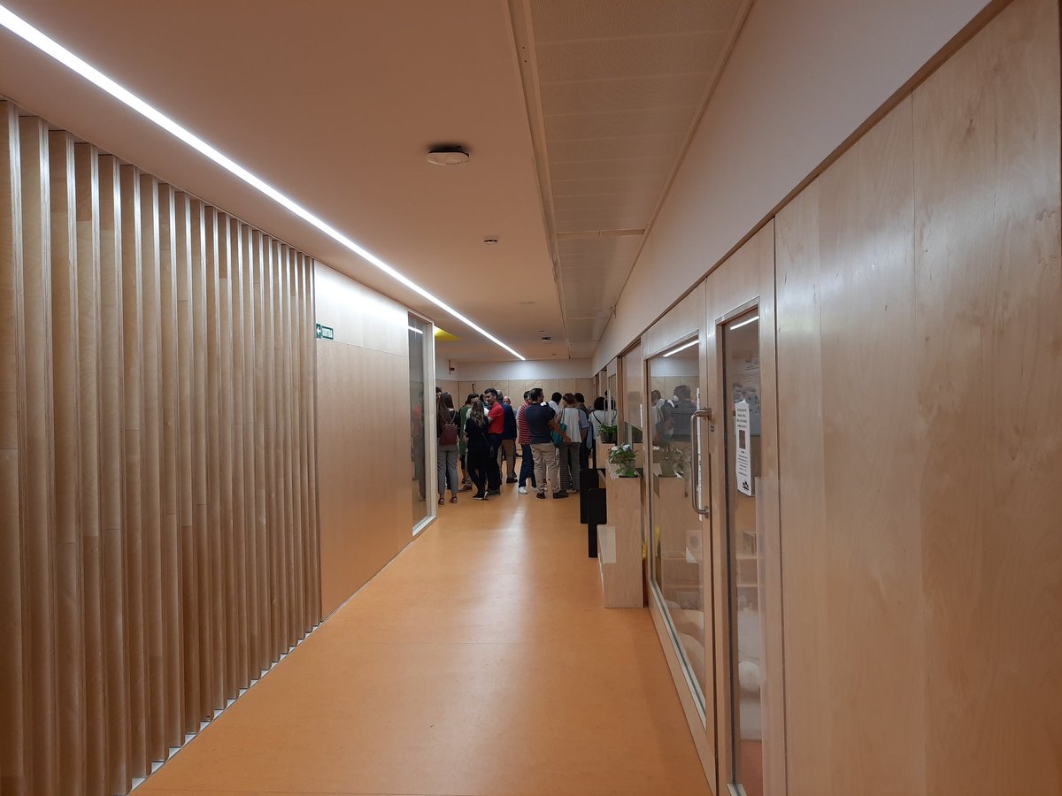 DavidLabrador23's tweet photo. 🏫😺Avui he assistit a la inauguració de l'#EscolaBressol #ElsGats, al barri de #SantsBadal.
🍊➡️Des de @Cs_Sants_Montj continuarem reivindicant que es facin més equipaments a #Badal, ja que són molt necessaris per al veïnat de la zona, davant les mancances existents actualment. https://t.co/7XPuyaEGwE
