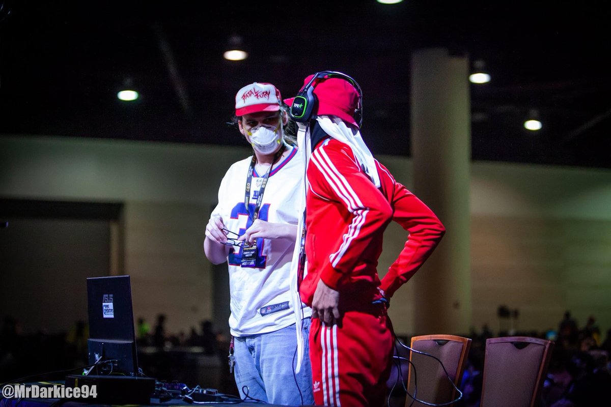 FLOODEDxOUT's tweet photo. Can’t get over how much happened in one night. Forever gonna love the Def Jam: FFNY Community. It’s been such an amazing learning experience for the last two years. I can’t help myself from being more than grateful for these opportunities to showcase my abilities to compete. 🙏🏽🗣 https://t.co/Ffv5j3cU4x