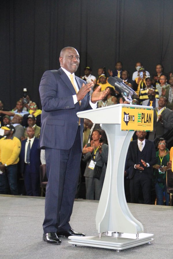 If you believe Ruto is the 5th, RETWEET 
#KenyaKwanzaManifestoLaunch