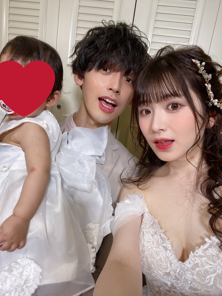 "告知です"
ILOVEmamaの雑誌販売が
8月22日に決定しました✨✨

そして今回もサイン付き雑誌の
予約販売があります🌷
今回は予約数一位をとると次号ピン企画をもらえます！！！😭

是非"なのか"でご予約よろしくお願いします！！！
一冊一冊大切に書かせてもらいます😭✨✨