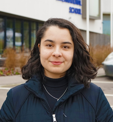 I think we would operate very differently in education if we put 
🔻 Less emphasis on report cards, and
✅ More emphasis on family albums  

Let me explain what I mean through Raquel’s story…