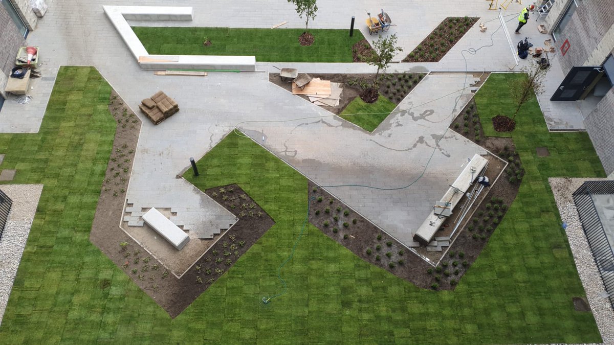 A couple of birds eye view photos of our project at Merrielands. Over 2,000 plants, 76 trees planted and over 1,000 square meters of turf..
#KLGUK #Merrielands #plants #design #landscaping #turf #trees
#jack #birdseyeview #project #workinprogress #turf