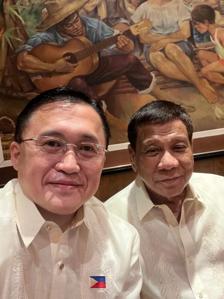 aldreishanejohn's tweet photo. Danghang salamat po tay PRRD nakakainis nmn naiyak po aq tay😪😪😪mamimis ko ung palamura at bastos na presidente na maraming nagawa😭😭😭😭😭😭😭😭😭😭😭😭😭
I love u you po PRRD 😘😘😘😘😘😘😘 https://t.co/fBJIRUyuxq