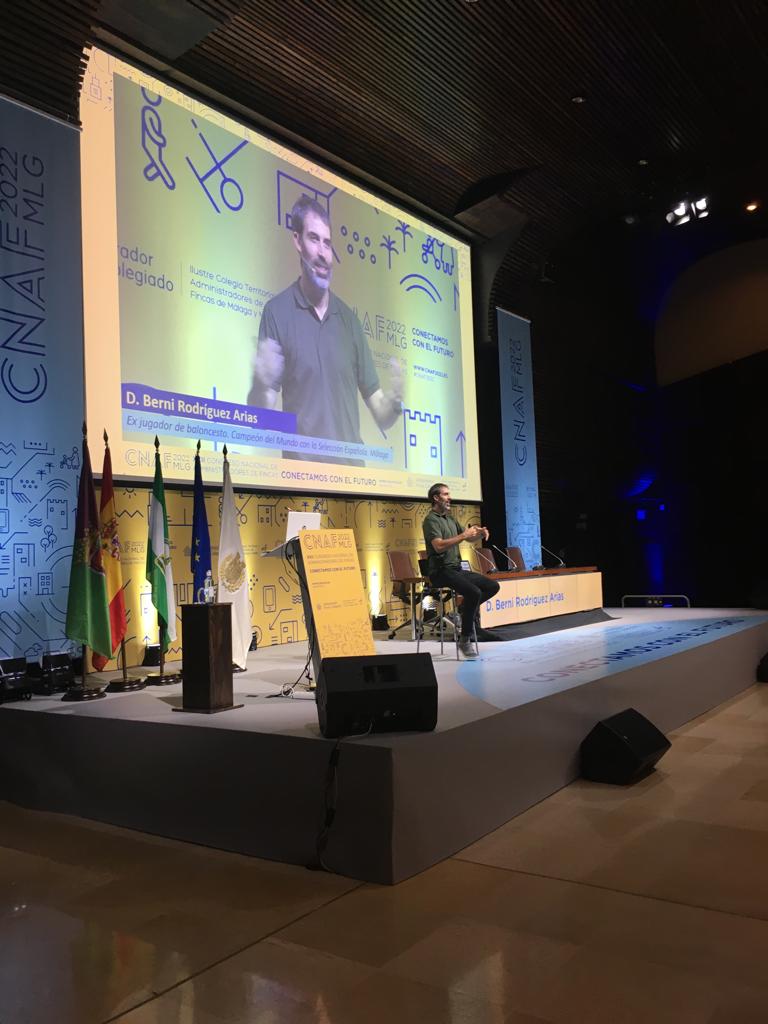 🔖Ponencia. "El camino al éxito"

👤Ponente:
D. Berni Rodríguez Arias
Ex jugador de baloncesto. Campeón del Mundo con la Selección Española. Málaga.

#cnaf2022 
@CgcafeAaff
<a href="/CAFMalagaES/">CAF Málaga</a>