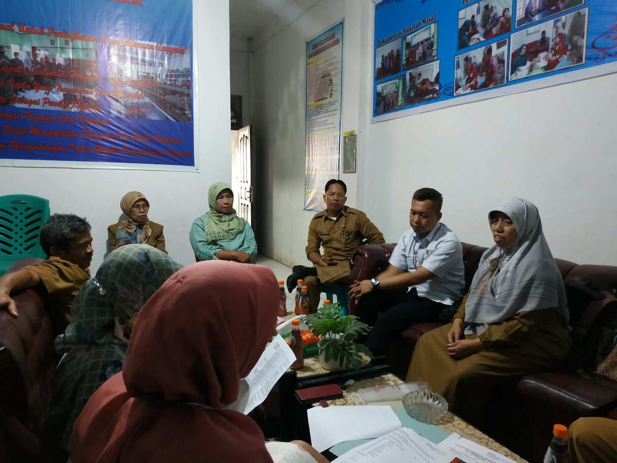 EvaRoza9's tweet photo. Pembinaan ke KPRI Tanjung Mutiara

@PENYULUH_COOP
@KemenkopUKM 
#penyuluhkoperasi 
#ppklkemenkopukmri
#ppklindonesia 
#ppklsumaterabarat 
#ppklkabupatenagam 
#KoperasiKeren 
#depcoop https://t.co/L9Uh07vQVg
