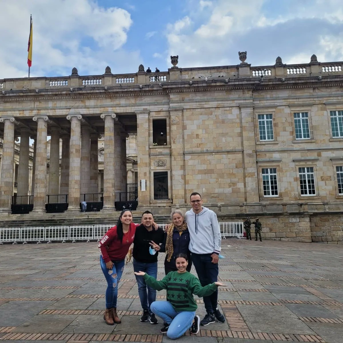 estefani2403's tweet photo. Capital de Colombia  🥸 https://t.co/obY8wE4fPU