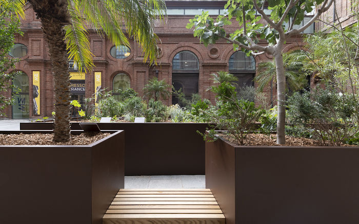 Al @MuseoEgizio, un giardino ispirato al Nuovo Regno dell'antico Egitto, anticipa la trasformazione del cortile interno in spazio coperto da una cupola di vetro e acciaio con giardino permanente. E per l'estate 2022, un bel programma di videomapping. 😍 rottasutorino.it/2022/06/cortil…
