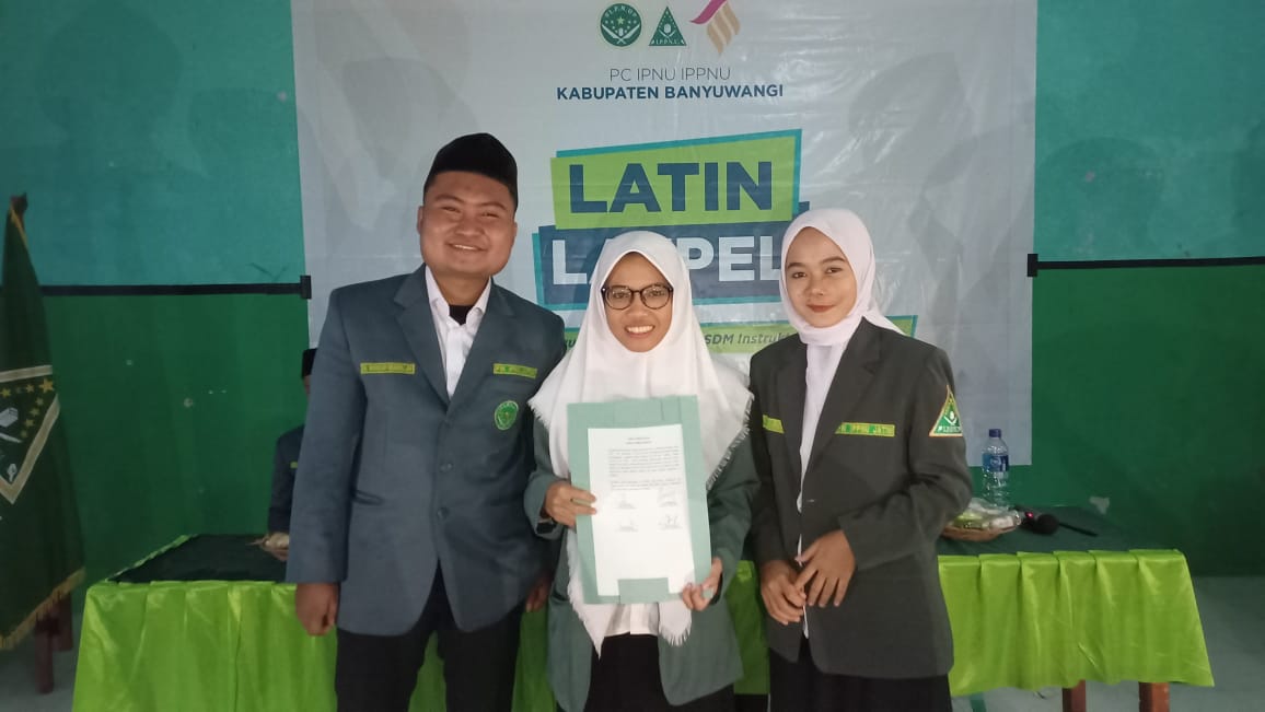 IPPNU_BWI's tweet photo. Hari ini full senyum pembukaan latin latpel PC IPNU IPPNU Banyuwangi dihadiri Bu ketum pusat @ppippnu dan instruktur PW IPNU IPPNU Jatim Masyaallah 😍😍😍 matur suwun semoga berkah pelatihan ini. https://t.co/mskYZog7WE