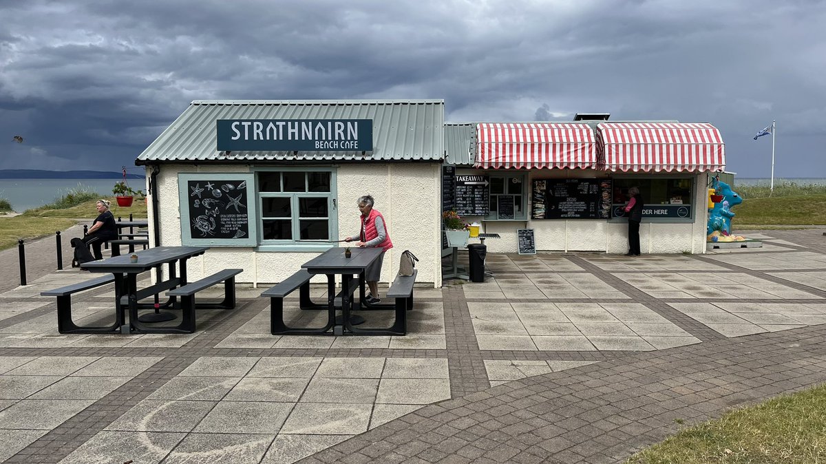 SimonBeeson1's tweet photo. Cafes of Nairn https://t.co/gdFa5h0rIq