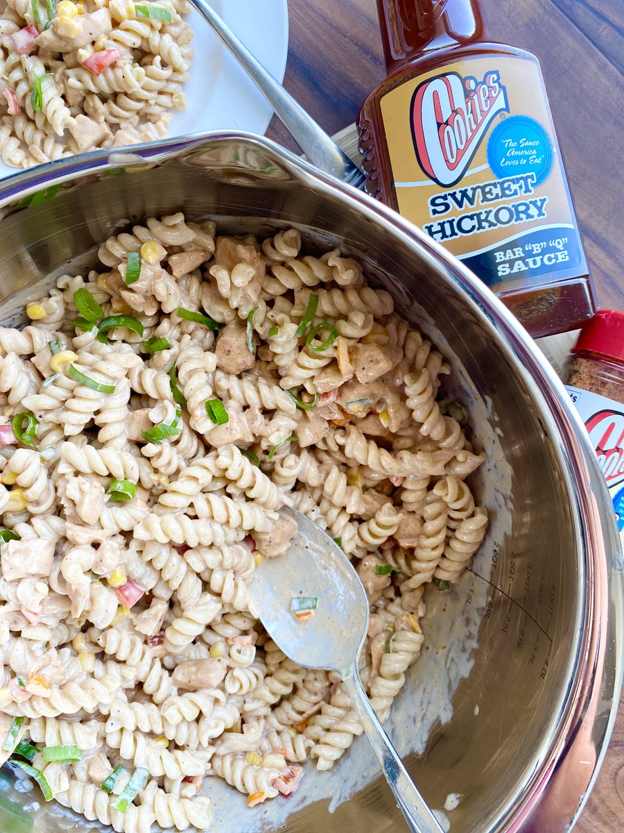 Here's your #4thofJuly side dish! My family could not get enough. Seasoned grilled chicken, rotini pasta, corn, sweet peppers &amp; green onions all tossed in a creamy, DREAMY bbq mayo sauce. @Cookiesbbq