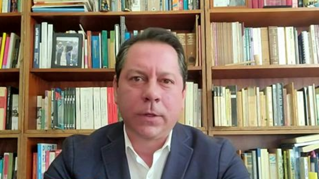 NoticentroWAPA's tweet photo. Juan Dalmau rechaza estar involucrado en presuntos patrones de acoso en el PIP. Dice que al hacer declaraciones por encima de María de Lourdes podía ser acusado de “mansplaining”. Aquí la entrevista: https://t.co/2kOFPHKS9L https://t.co/Inv18VFcrp